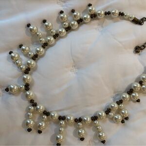 Chic Pearl and Black Bead Necklace